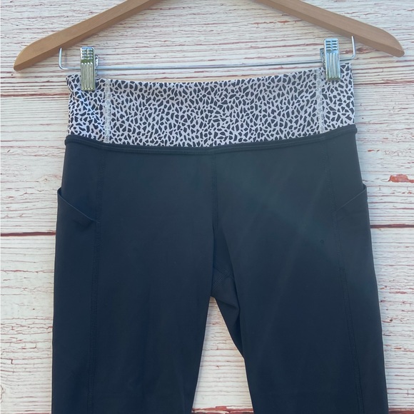 Lululemon Pace Rival Crop in Black/Miss Mosaic Black Sz 4 - Picture 6 of 16